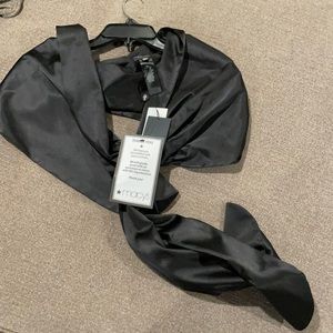 NWT Adrianna pappel shawl black